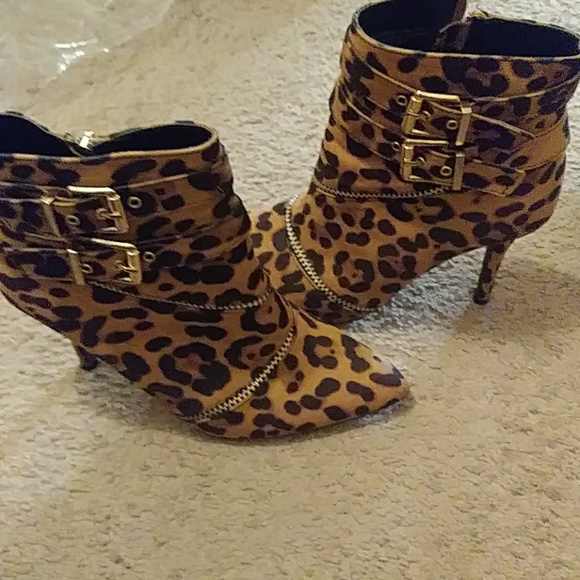 Shoes - Picture 2 of 2